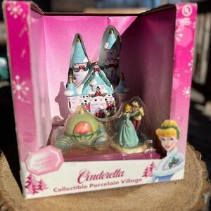 NIB Vintage 2004 Disney classic Cinderella Castle Christmas village.